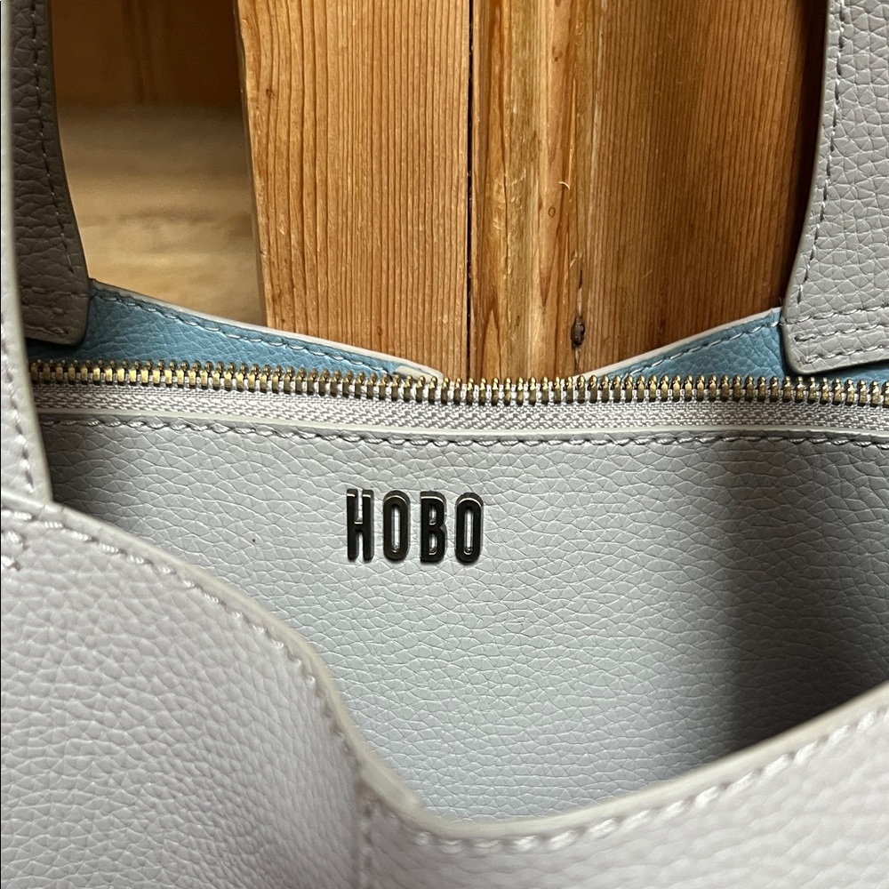 HOBO Vida Tote - Picture 2 of 11